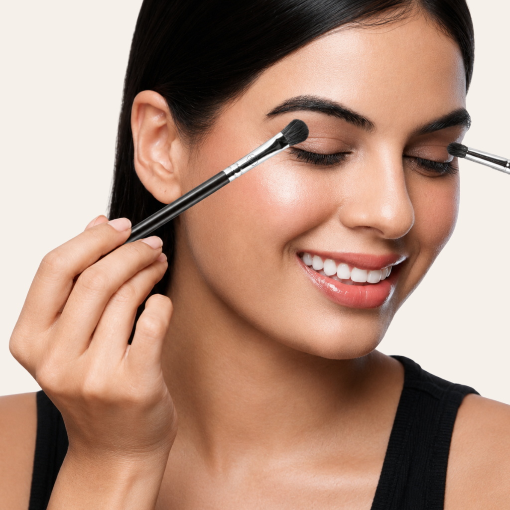 Cọ 2 Đầu Tán Bầu Mắt/Nhấn Chi Tiết Đầu Dẹt Đầu Nhọn BH COSMETICS Double Ended Eyeshadow Brush BH026